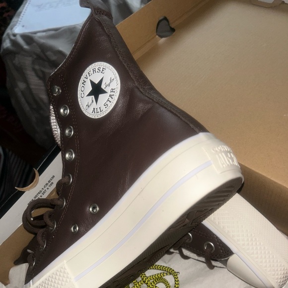 Leather chuck Taylor’s NWT - Picture 9 of 16